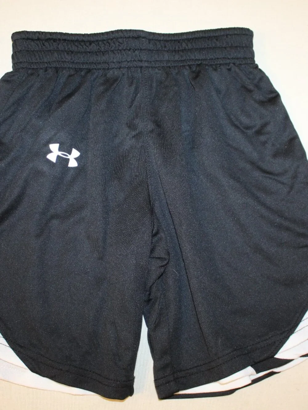 Youth NEW Under Armour Size Small Reversible  Basketball Running Shorts